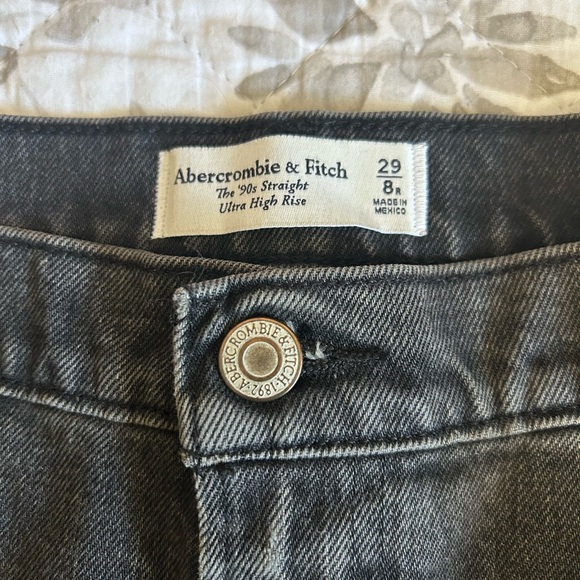 Abercrombie & Fitch Denim - Abercrombie 90’s straight ultra high rise black jeans size 29 / 8 Regular